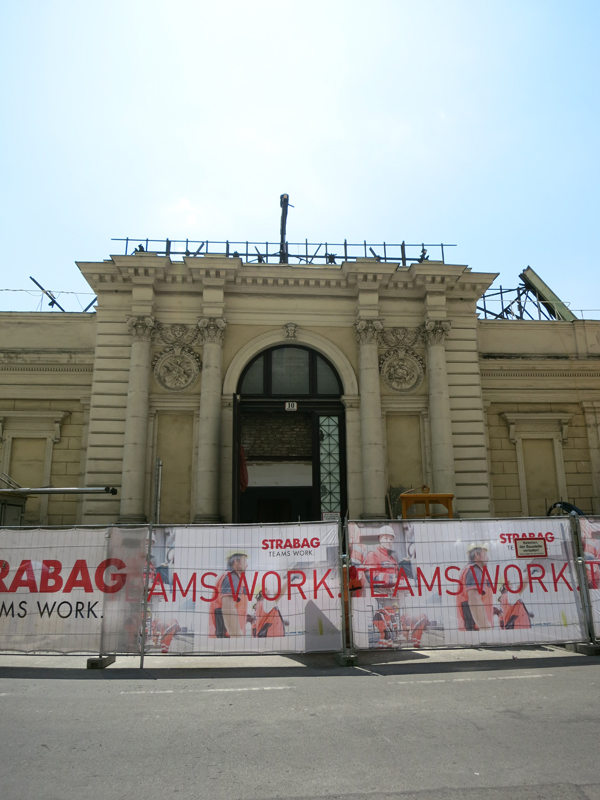 Albertina Modern Ein Geschenktes Haus Fur Den Einflusterer Albertina Derstandard At Kultur