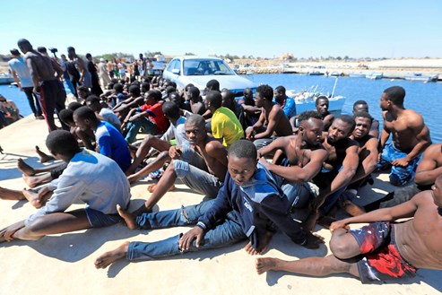 Rechtsextremisten Wollen Fluchtlingsboote Im Mittelmeer Stoppen Flucht Und Politik Derstandard At Panorama