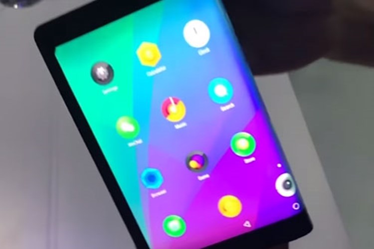 Faltbares Tablet Verwandelt Sich In Smartphone Mit Zwei Displays Innovationen Derstandard At Web