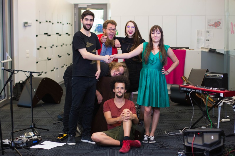 Live in der STANDARDRedaktion Yasmo & die Klangkantine Standard