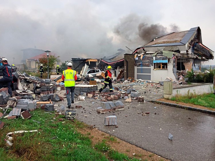 Explosion Zerstort Haus In Hollabrunn Frau Schwer Verletzt