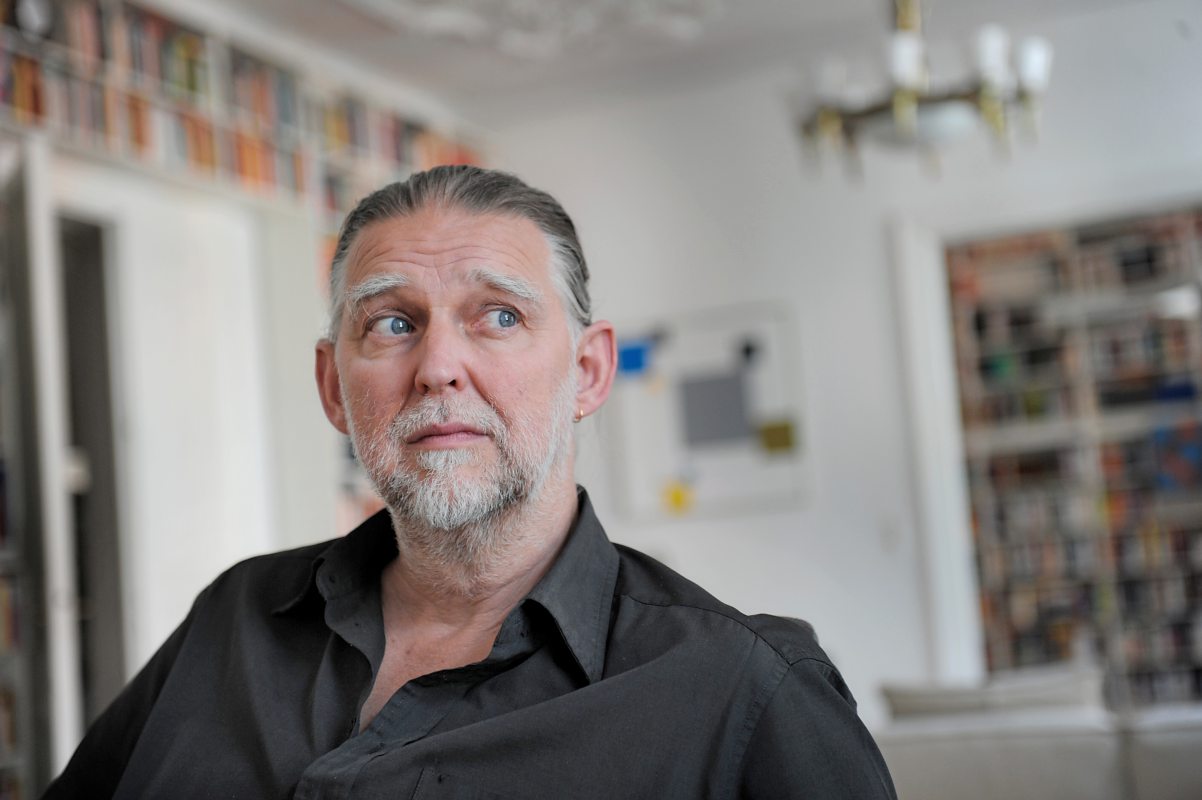 Anwalt Alfred Noll hat der Liste Pilz rund 98.000 Euro gespendet. Seine Arbeit in RestitutionsfÃ¤llen ist nicht unumstritten.