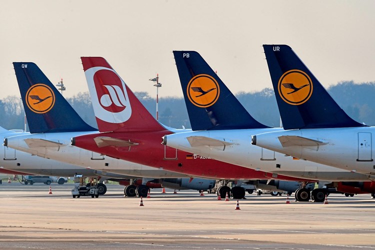 Lufthansa Baut Mit Air Berlin Bollwerk Aus Niki Mit An Bord Luftfahrt Derstandard At Wirtschaft