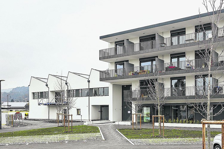 Die Wohnungen werden an Junge und Alte, Singles, Paare und Familien vermietet. Die Wohnanlage besteht aus 3 Baukrpern, mit jeweils Generationsbergreifend wohnen - Pflegeheime Dornbirn