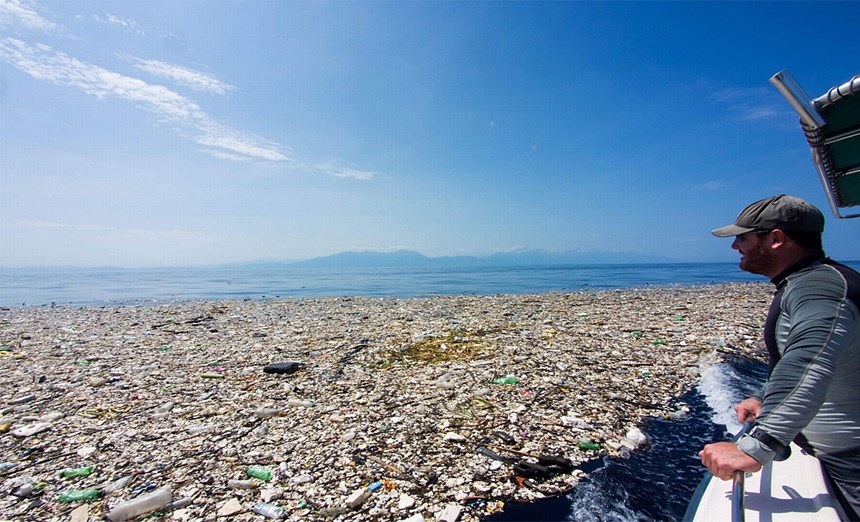 Natur Gewaltige Müllinseln treiben im Karibischen Meer 