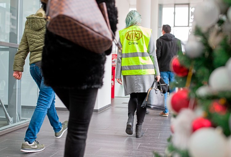 Wutende Niki Belegschaft Wir Fuhlen Uns Hintergangen Luftfahrt Derstandard De Wirtschaft
