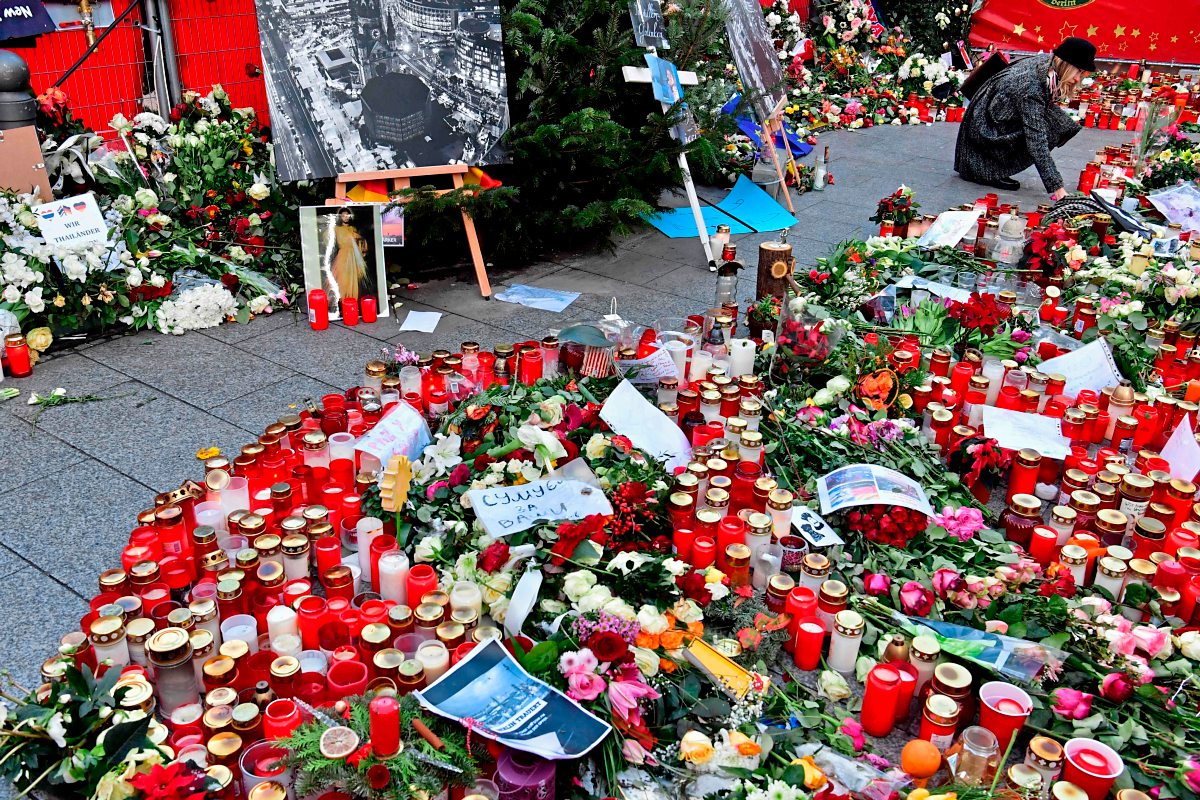 Weihnachtsmarkt-Attentat in Berlin: Gedenken voller Wut und Trauer