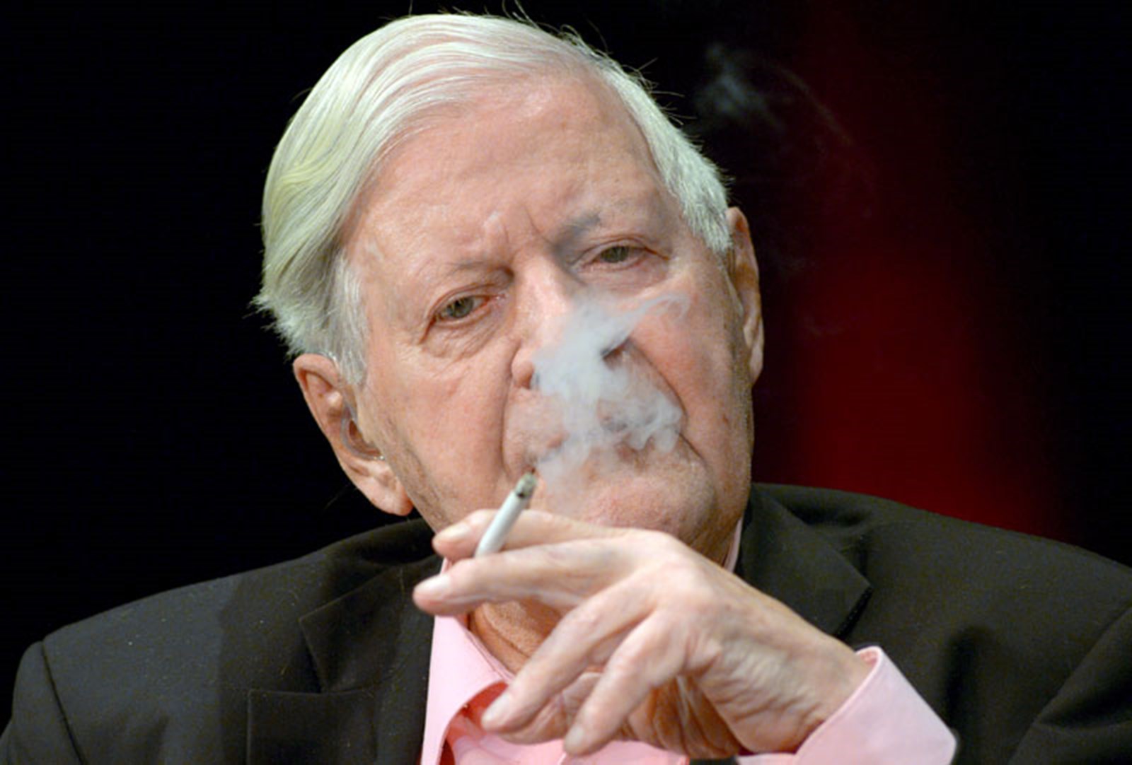 Helmut Schmidt ist auf seiner Münze Nichtraucher - Politik