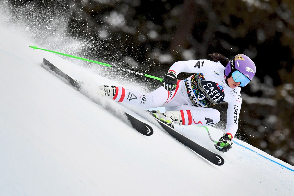 Zielsprung kostet Veith Sieg im Super G von Crans Montana - SkiAlpin: Damen-Weltcup ...
