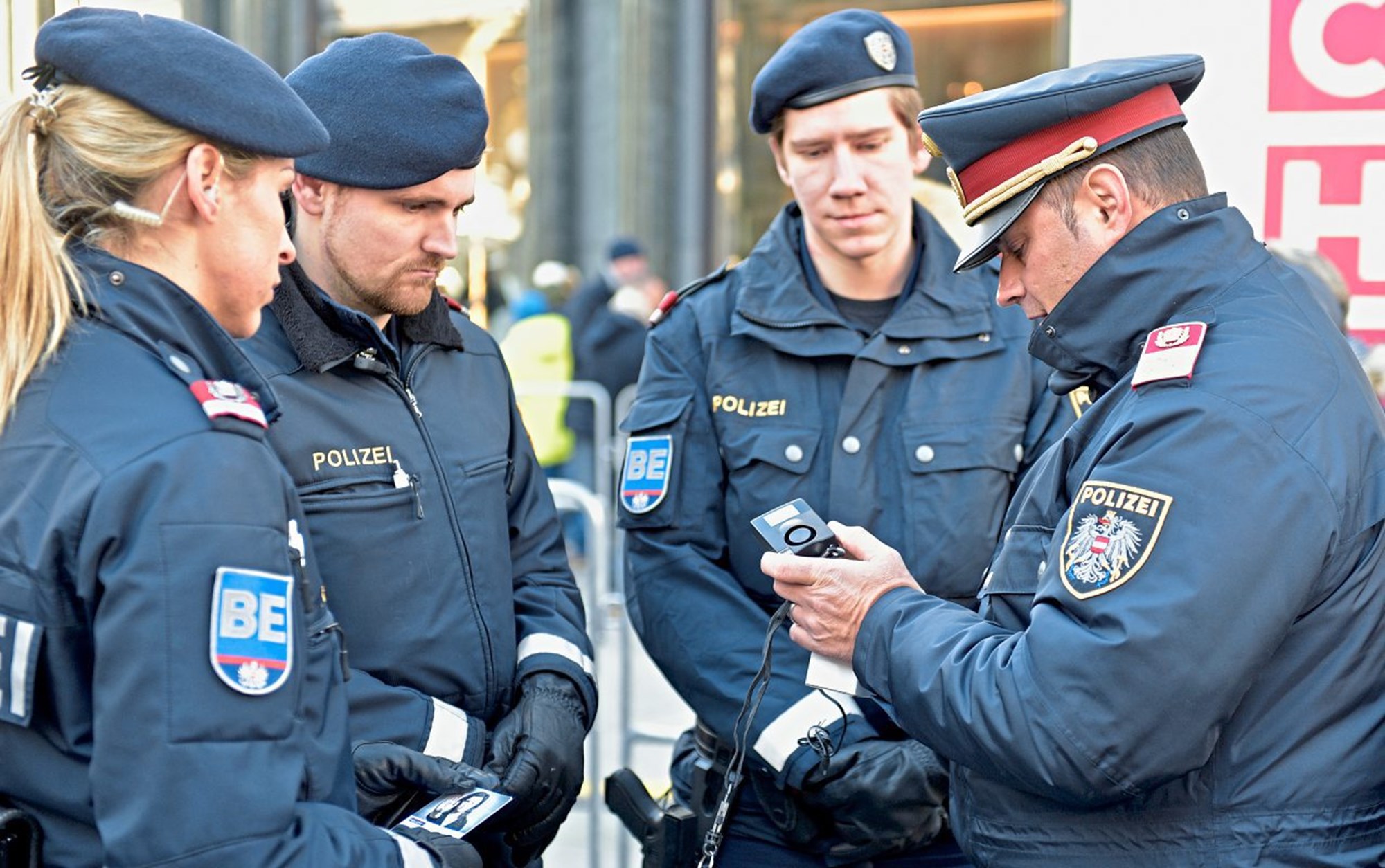 Was Heißt Es Polizist Zu Sein Polizei Derstandardat › Panorama 8850