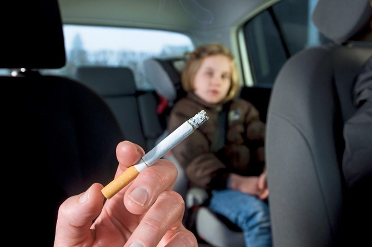 Rauchen Im Auto Mit Kind An Bord Kann Teuer Werden Weltchronik Derstandard At Panorama