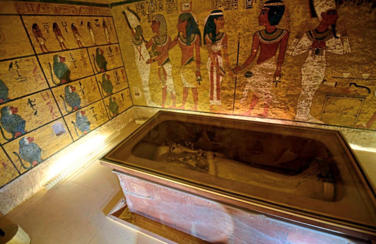Bildergebnis für Pics, zum ersten Mal See Königs Tutanchamun Grab in Farbe