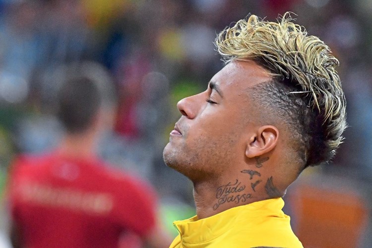 Neymar Und Kollegen Die Ruckkehr Der Fussballerfrisur Kolumne Der Letzte Schrei Derstandard At Lifestyle