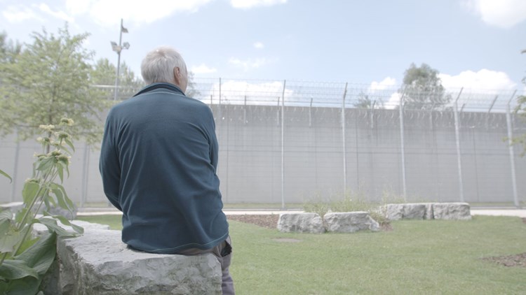 Wie Es Ist Den Lebensabend Hinter Gittern Zu Verbringen