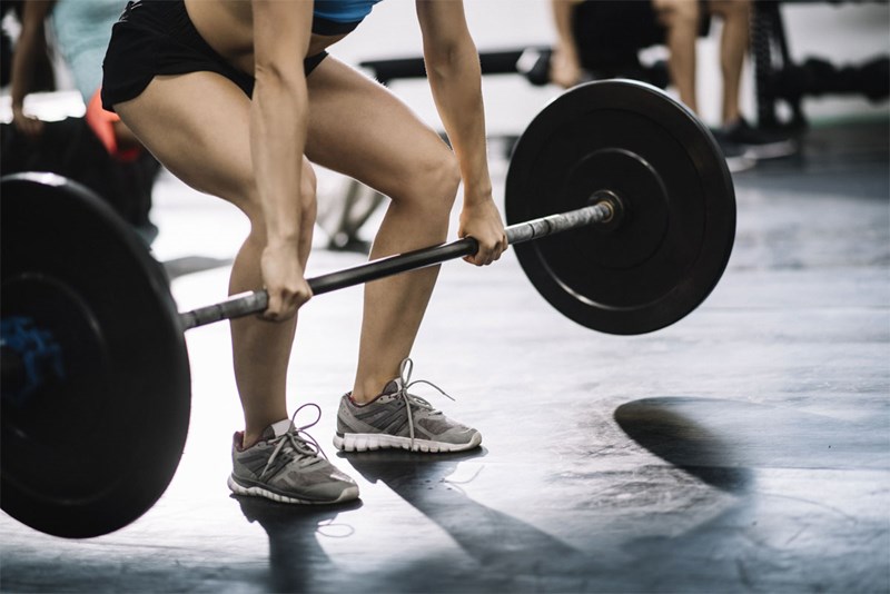 Krafttraining Was Hanteln Kettlebells Und Sandsacke