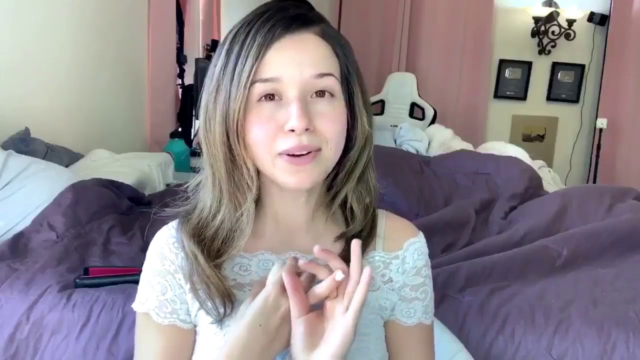 Drama um Streamerin, die sich vor der Kamera ohne Schminke ...