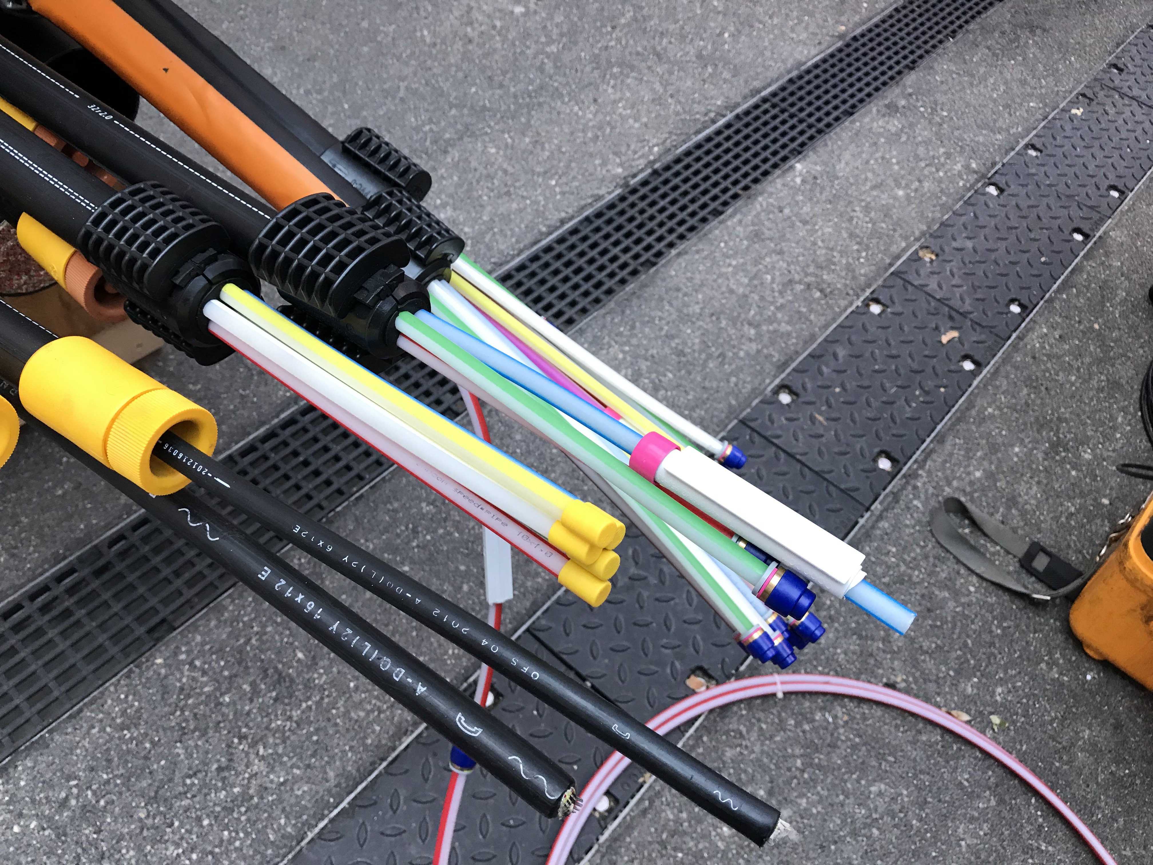 Telekombehorde Rtr Nur 71 300 Glasfaser Anschlusse In Osterreich Telekom Derstandard De Web