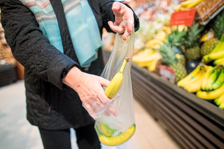 Rewe Strebt Bis Ende 19 Nachhaltige Obst Und Gemuseverpackungen An Abfall Und Recycling Derstandard At Panorama