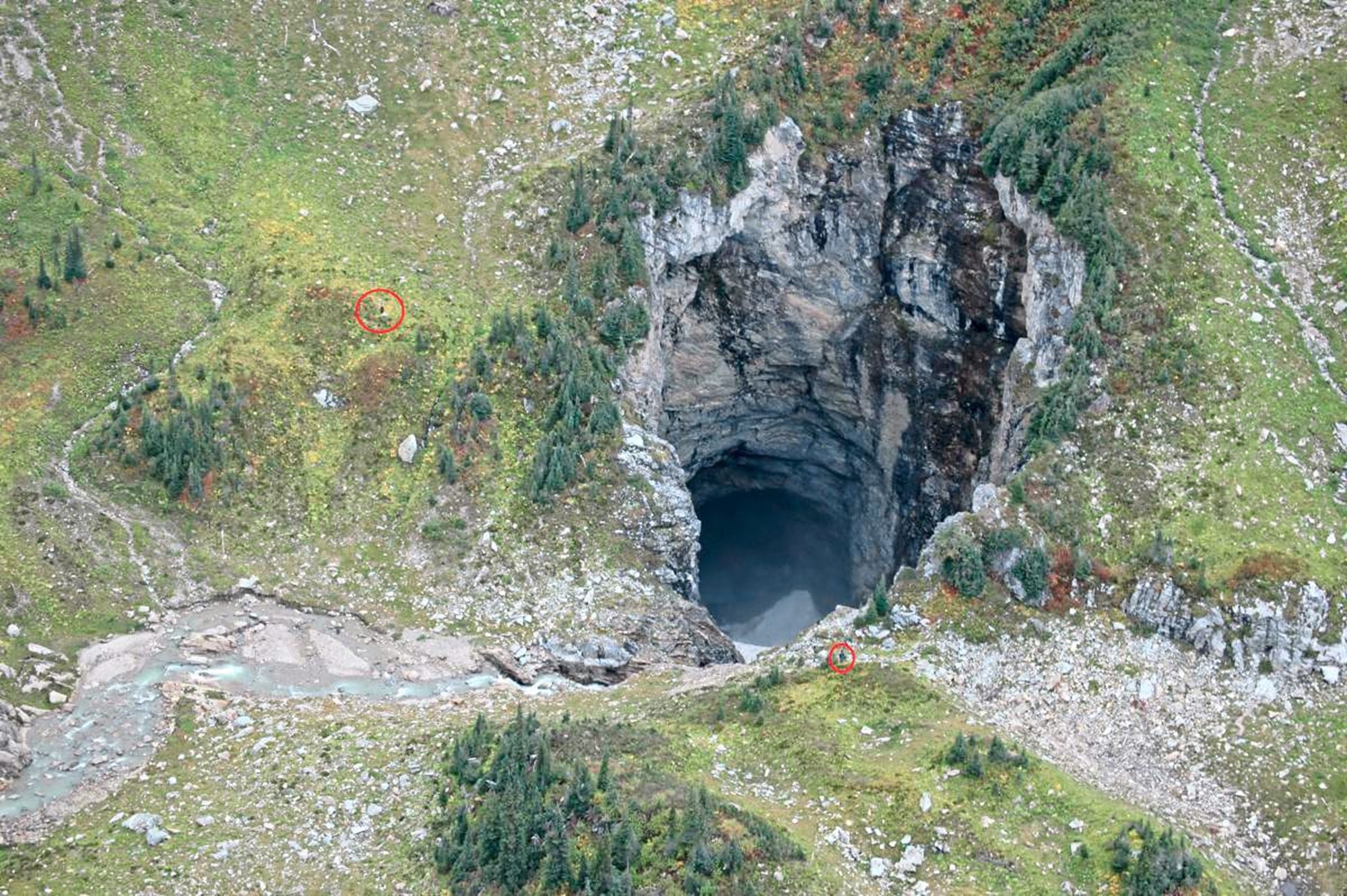 Gigantische Höhle im Westen Kanadas entdeckt – derStandard.at