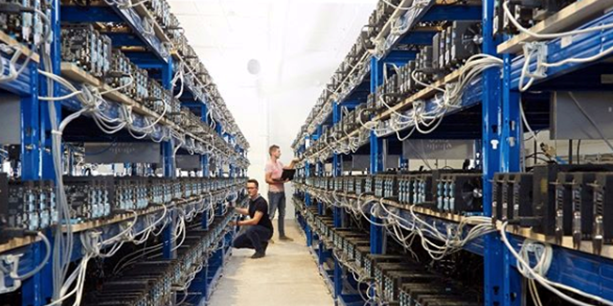 Oh, and as you can see from the picture, you don't want nor can you fit all those gpus instead of a normal case. Ethereum Mining Rig Farm . Bei Linz Steht Grosste Mining Farm Europas Bitcoin Krise Trifft Sie Voll Bitcoin Derstandard De Web