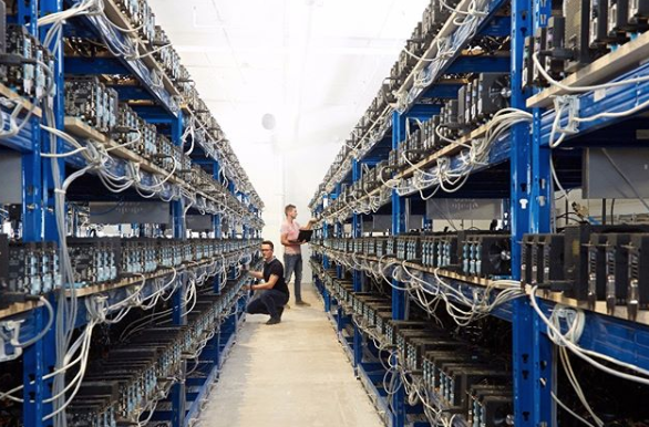 Bei Linz Steht!    Grosste Mining Farm Europas Bitcoin Krise Trifft Sie - 