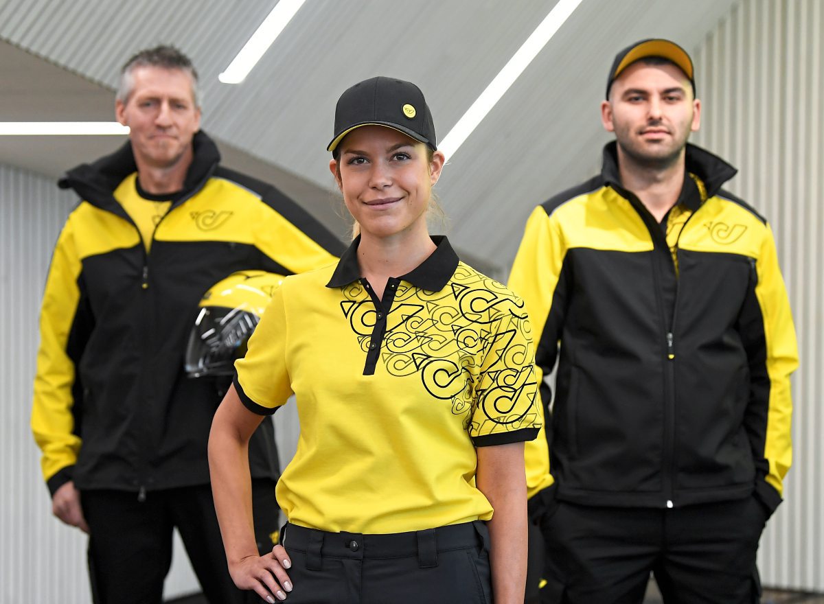 Marina Hoermanseder designte die neuen PostUniformen Modedesigner