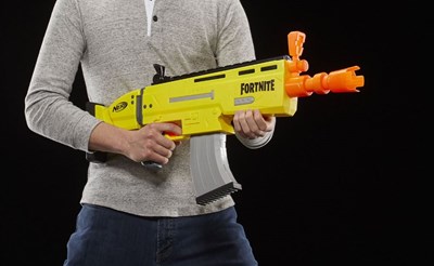 foto hasbro - fortnite zeichen f