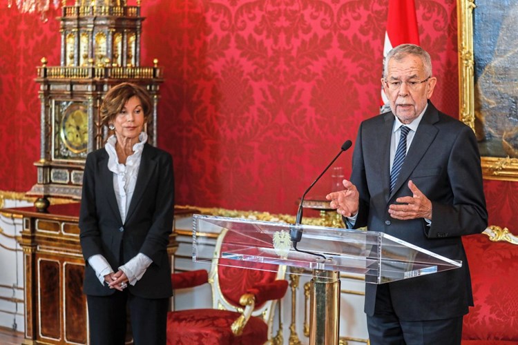 Brigitte Bierlein: Die Erste Österreichs - Österreich ...