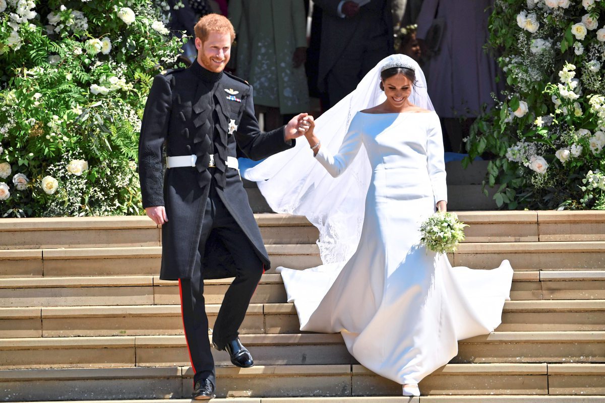 Reinweiss Statt Cinderella Traum Meghans Brautkleid Von Givenchy Mode Kosmetik Derstandard De Lifestyle