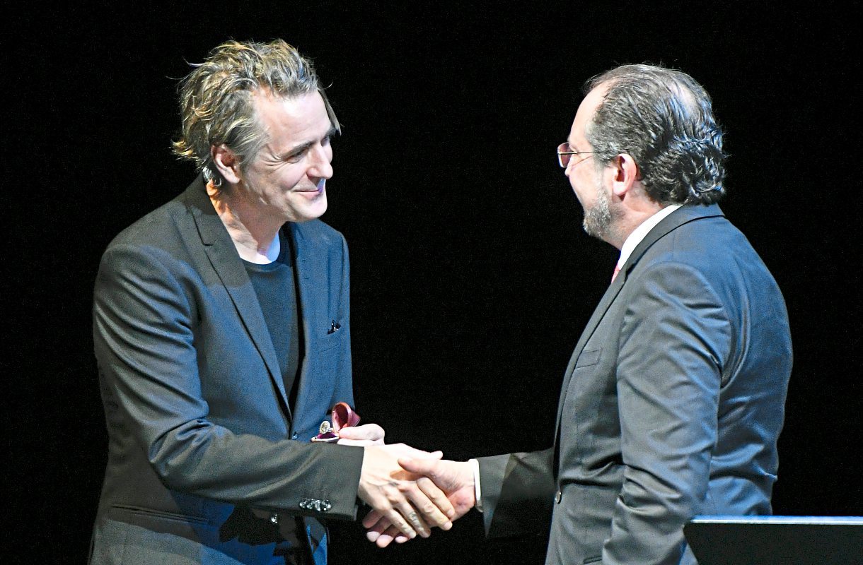 Iffland Ring An Jens Harzer Der Wurdigste Der Begnadeten Buhne Derstandard At Kultur