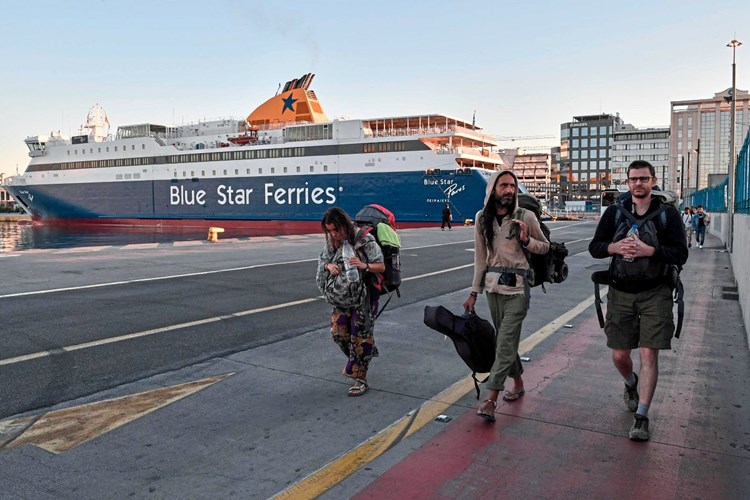 Seeleute Streiken Urlauber Konnen Nicht Auf Griechische Inseln Reisen Aktuell Derstandard De Lifestyle