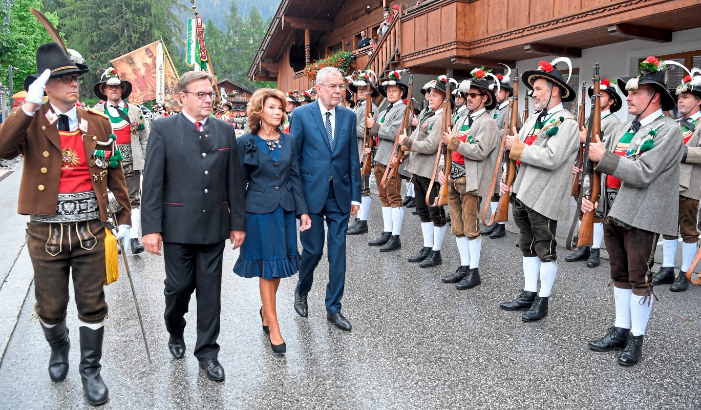 Anarchosyndikalismus Aktuelles Zu Libertaren