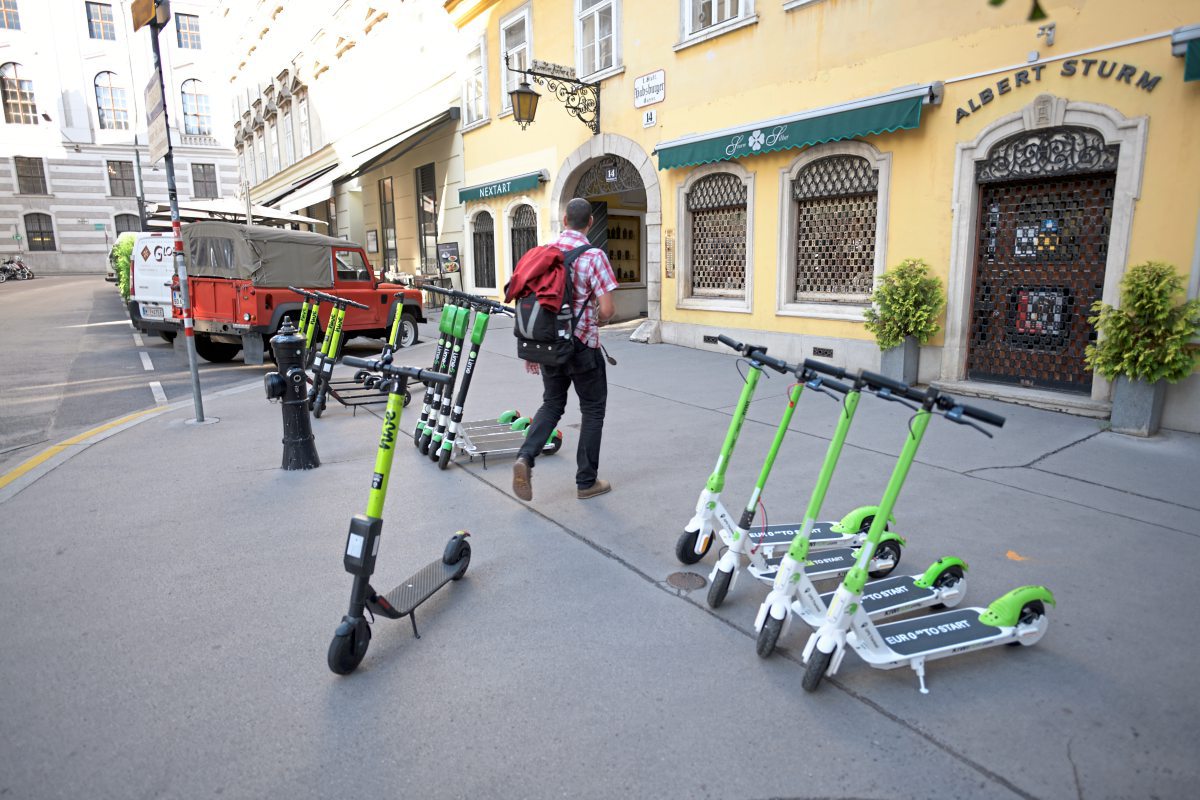 EScooter sollen in Wien nicht mehr im Weg stehen Wien derStandard