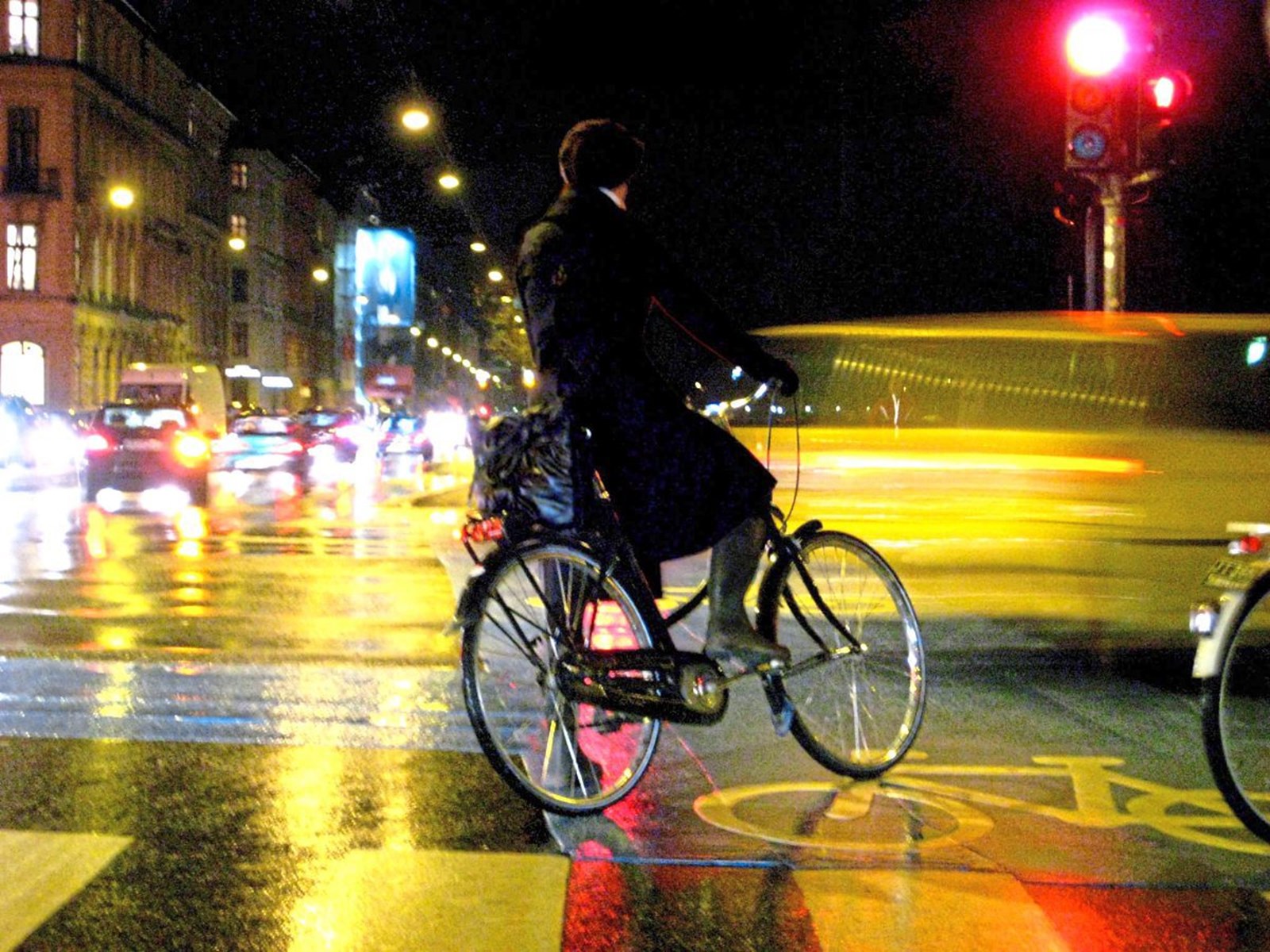 fahrrad bei rot über die ampel