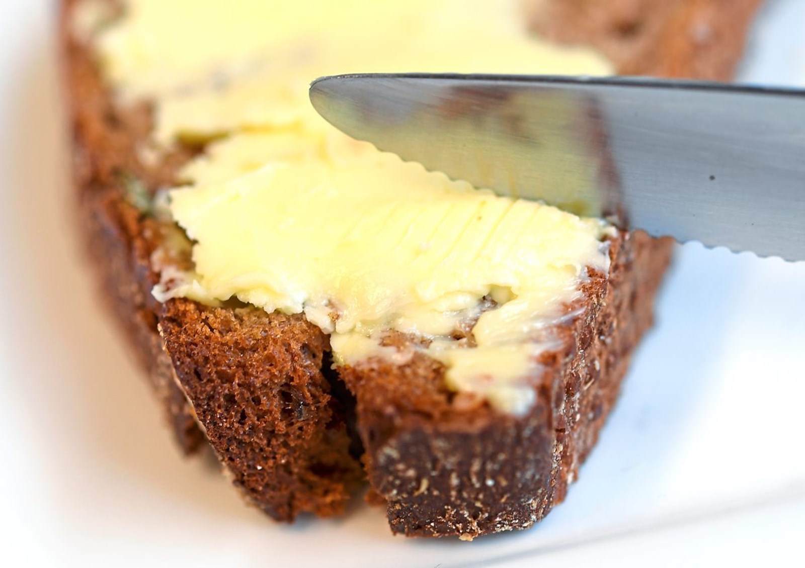 Warum Butter billiger wird und für Konsumenten dennoch teuer bleibt