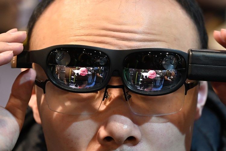 Ar Brille Apples Google Glass Konkurrent Soll Das Iphone Ablosen Apple Derstandard De Web
