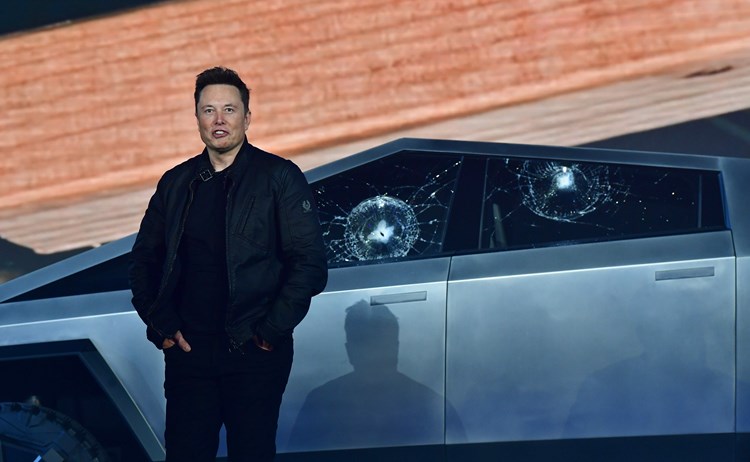 Elon Musk Klart Auf Darum Sind Die Fensterscheiben Des