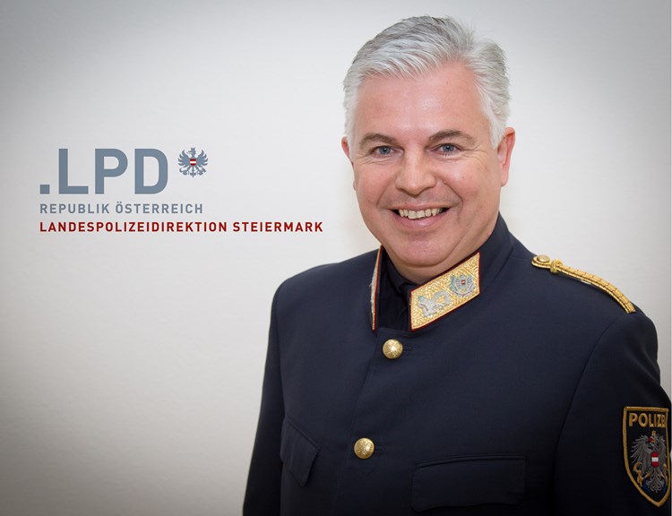 Von der Landespolizeidirektion Salzburg ist beabsichtigt, mit 01.12.2015 Frauen und Fotos Brgermusik und Musikinstrumente kennenlernen 08.08.2014. Brgerservice - Stadtgemeinde Zell am See - Startseite