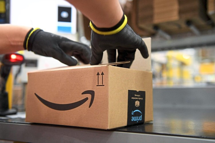 Amazon Betrug 300 Euro Fur Ein Packchen Sand Geld Derstandard De Wirtschaft