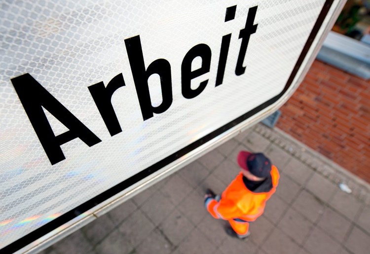 Schritt Fur Schritt Raus Aus Der Arbeitslosigkeit Forschung Spezial Derstandard At Wissenschaft