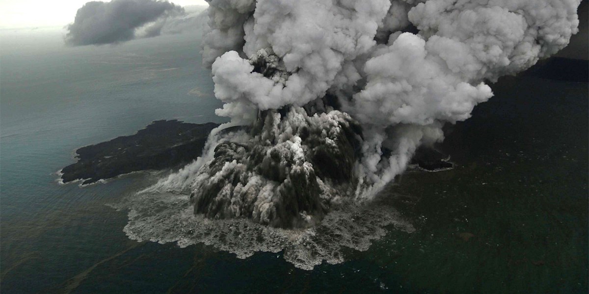 Vulkanausbruch Vor Einem Jahr Loste 150 Meter Hohe Wellen Aus Natur Derstandard De Wissen Und Gesellschaft