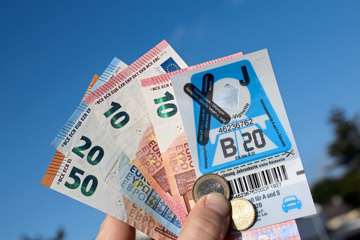 Hohe Strafe wegen falschen Kennzeichens bei Kauf von digitaler Österreich