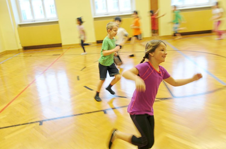 Ubergewichtige Kinder Hiit Im Turnunterricht Bringt Grosse Erfolge Kinder Und Jugendgesundheit Derstandard At Gesundheit