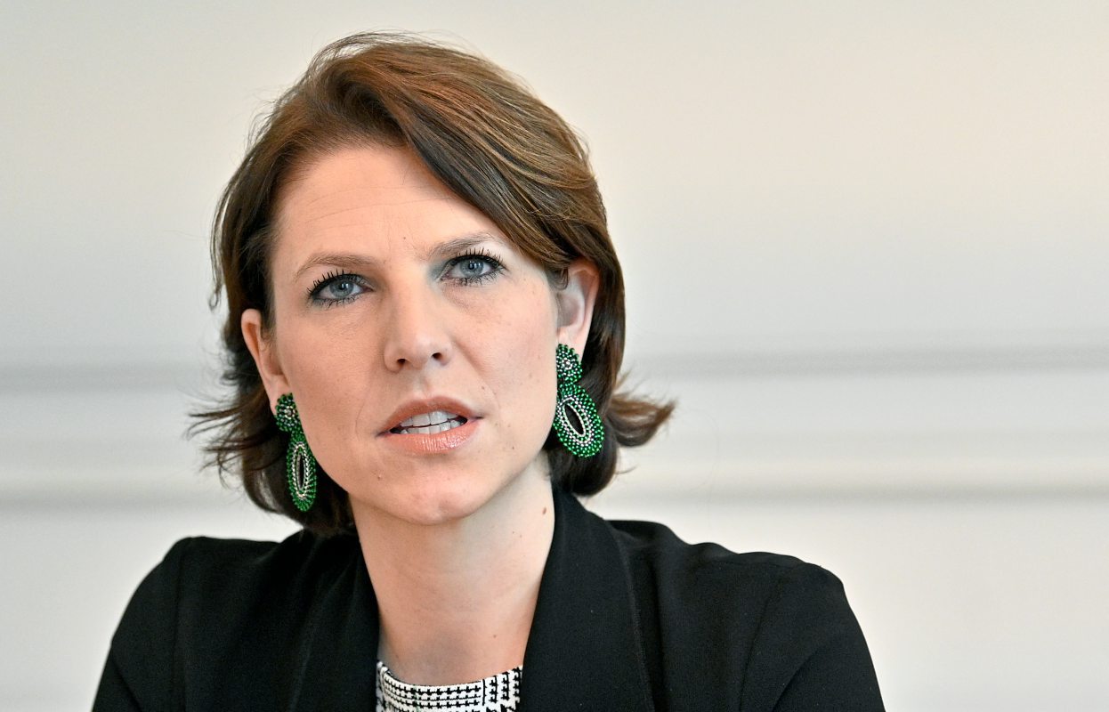 Die Machtigsten Frauen In Der Krone Es Fehlt An Brunhilden Gunter Traxler Kolumne Blattsalat Derstandard At Etat