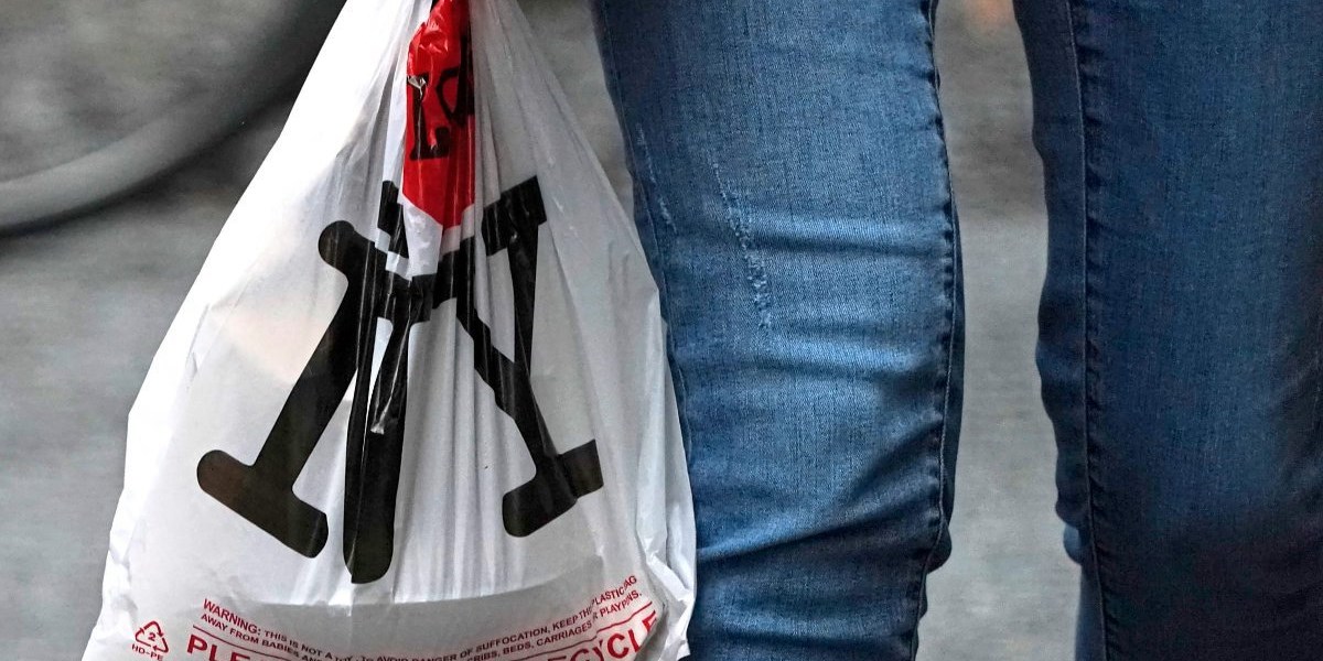 New York largely bans all plastic bags – economic policy