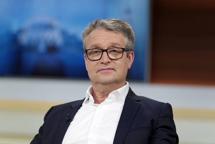 Bild. Chef Ex-Chefredakteur enthüllt die Wahrheit über den Niedergang