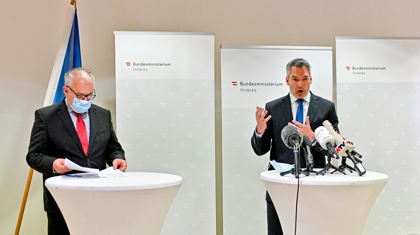 Schlagabtausch In Corona Krise Nehammer Schiesst Sich Auf Wien Ein Coronavirus Derstandard At Panorama