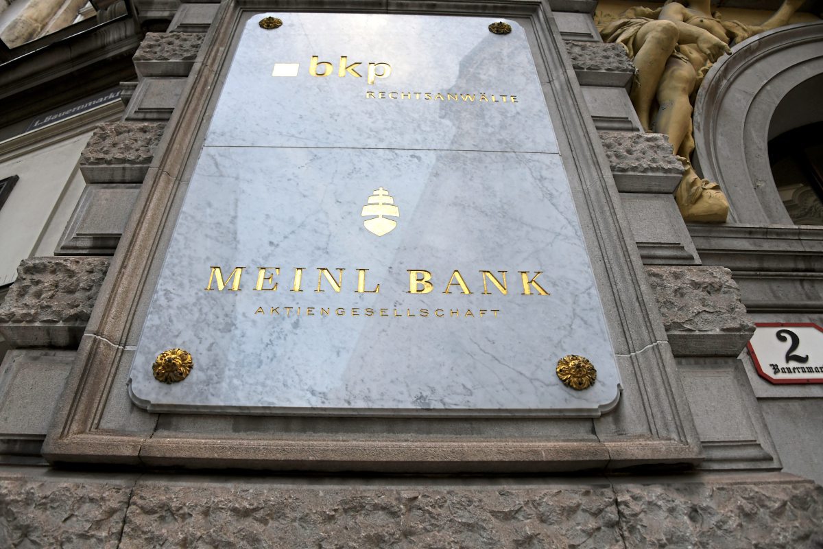 Firmen Aus Steuerparadiesen Bekampfen Insolvenz Der Meinl Bank Banken Derstandard De Wirtschaft