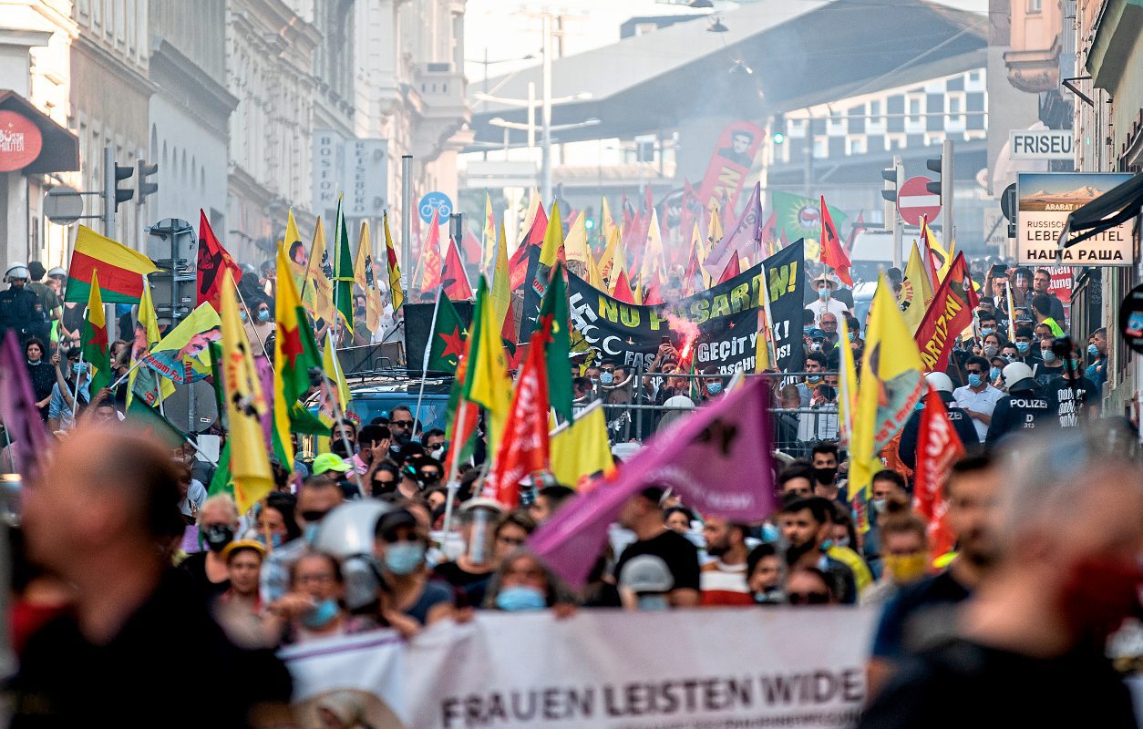 Ausschreitungen In Favoriten Zu Ernst Fur Taktiererei Rosa Winkler Hermaden Derstandard At Diskurs