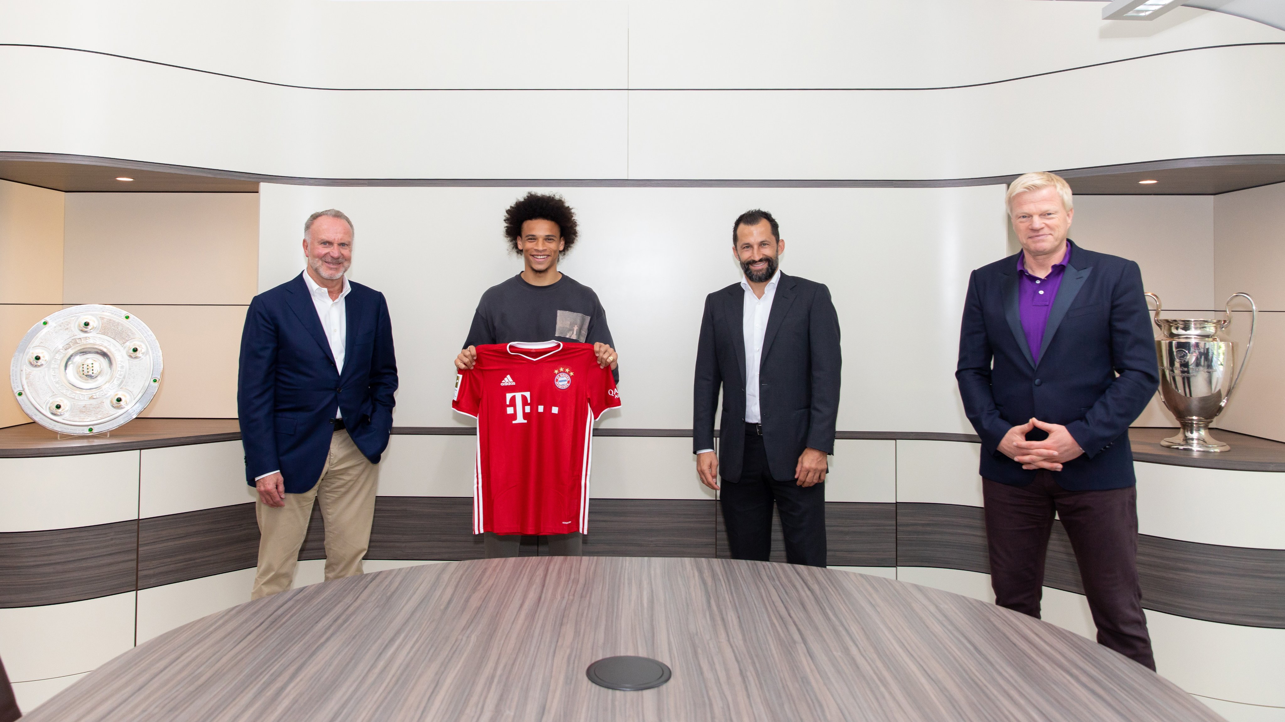 Wechsel Von Sane Zum Fc Bayern Perfekt Vertrag Bis 2025 Transfermarkt Derstandard At Sport Wechsel Von Sane Zum Fc Bayern Perfekt Vertrag Bis 2025 Transfermarkt Derstandard At Sport